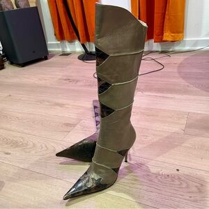 Stylish Brown and Black Women's Boots